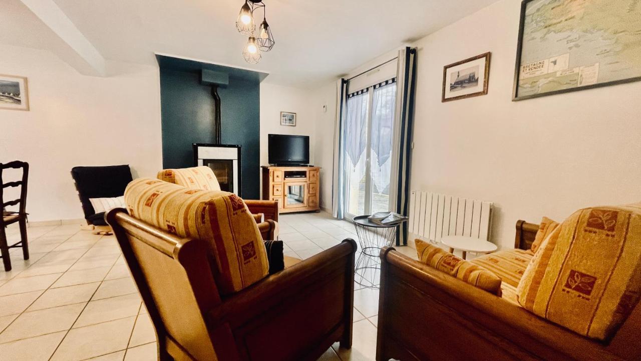 Maison Spacieuse A Deux Pas De La Plage Roscanvel Kültér fotó